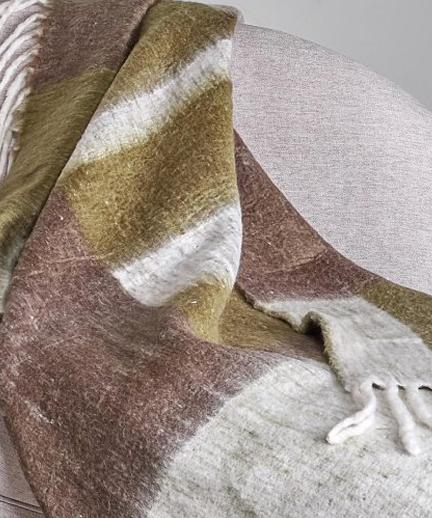 Throws & Blankets