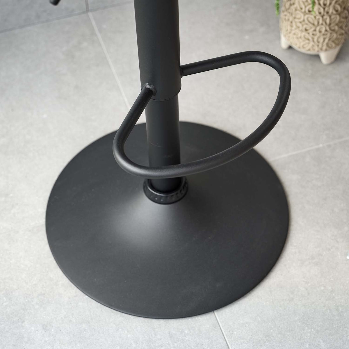 Jonathan Bar Stool in Black