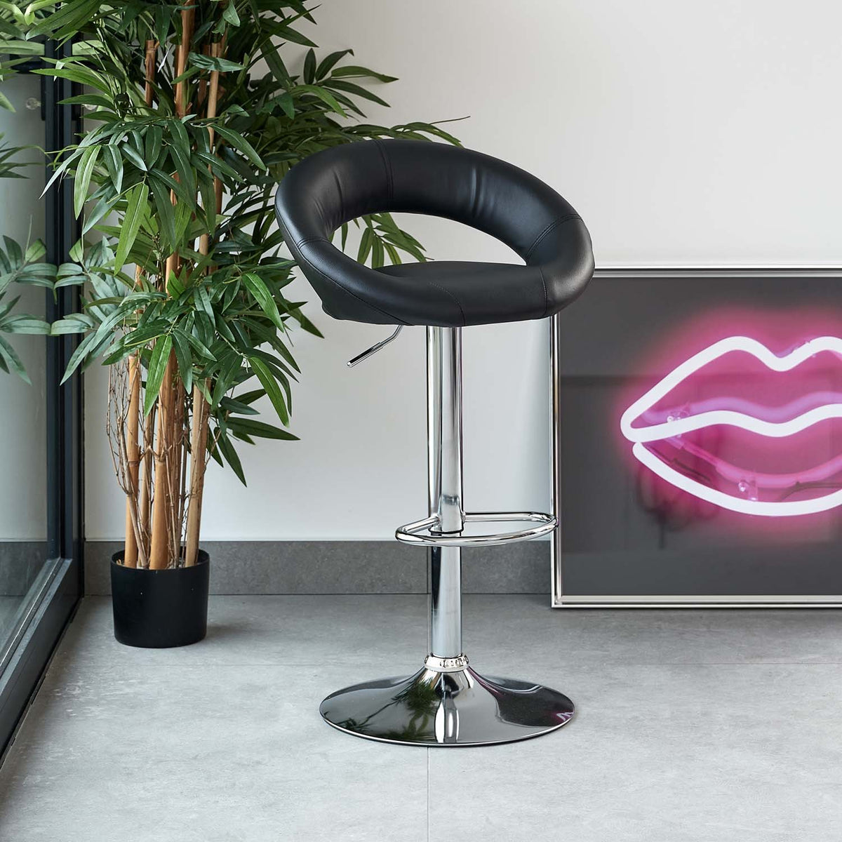 Plump Bar Stool in Black