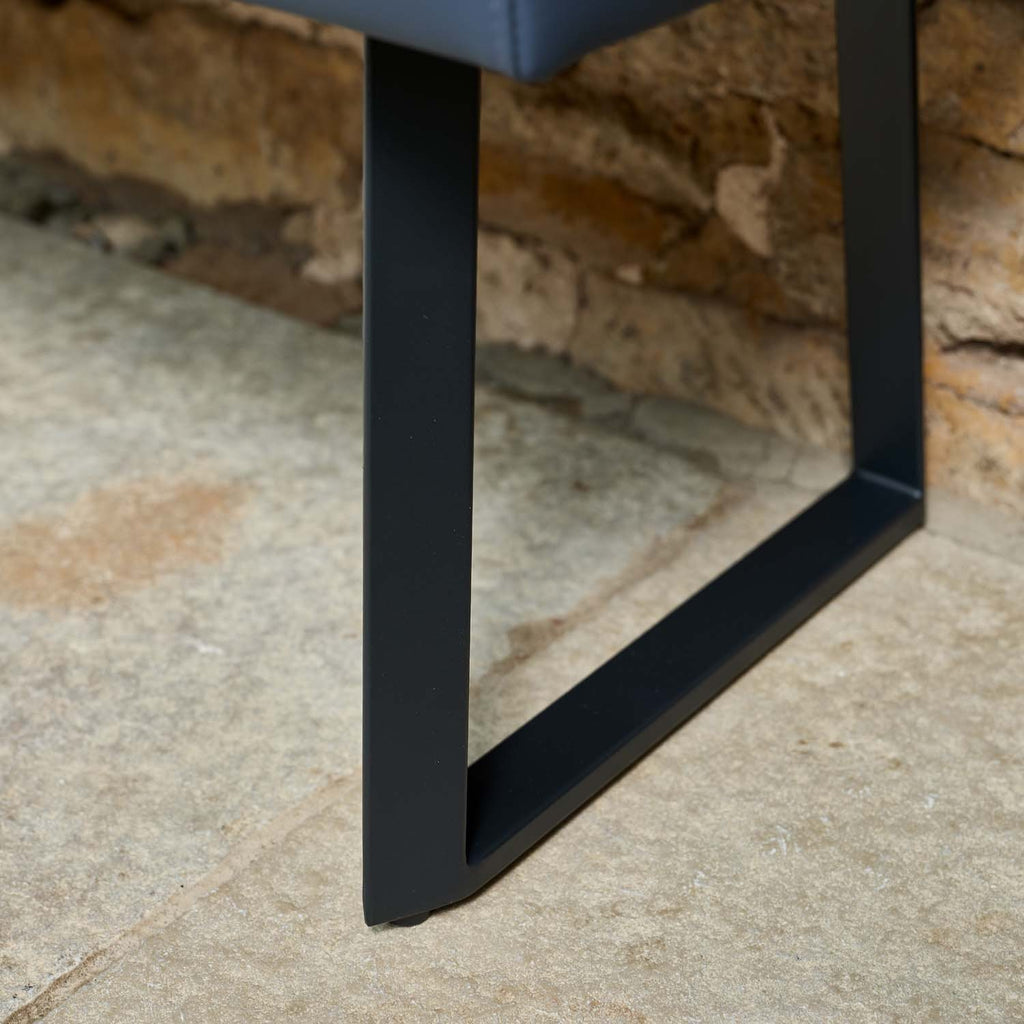 Jupiter Flat Bench in Navy
