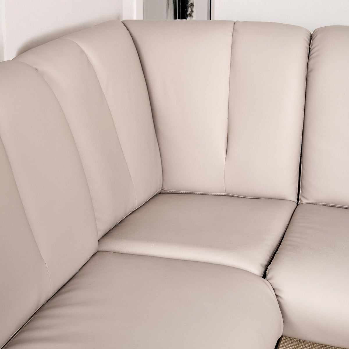 Sonoma Corner Bench in Putty