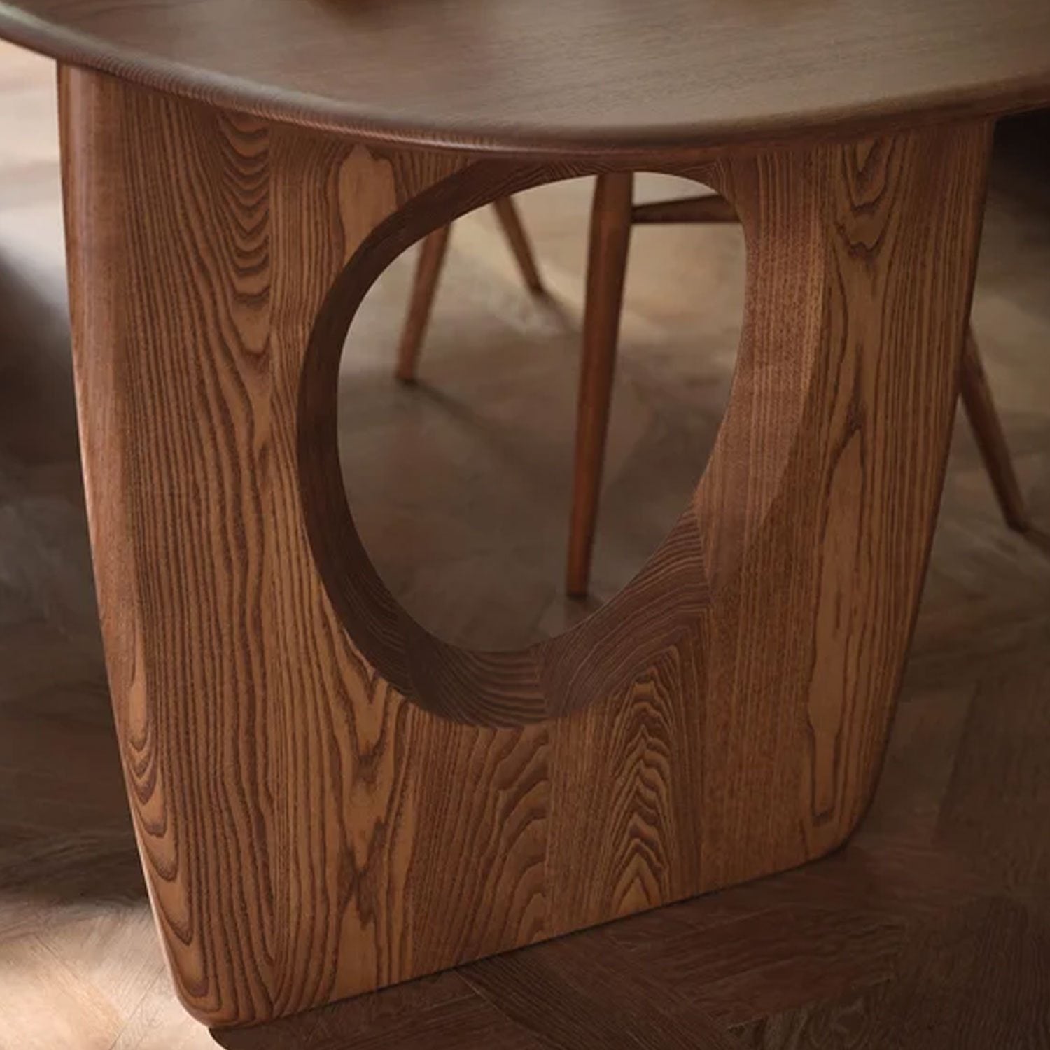 Ercol Highmoor Extendable Dining Table