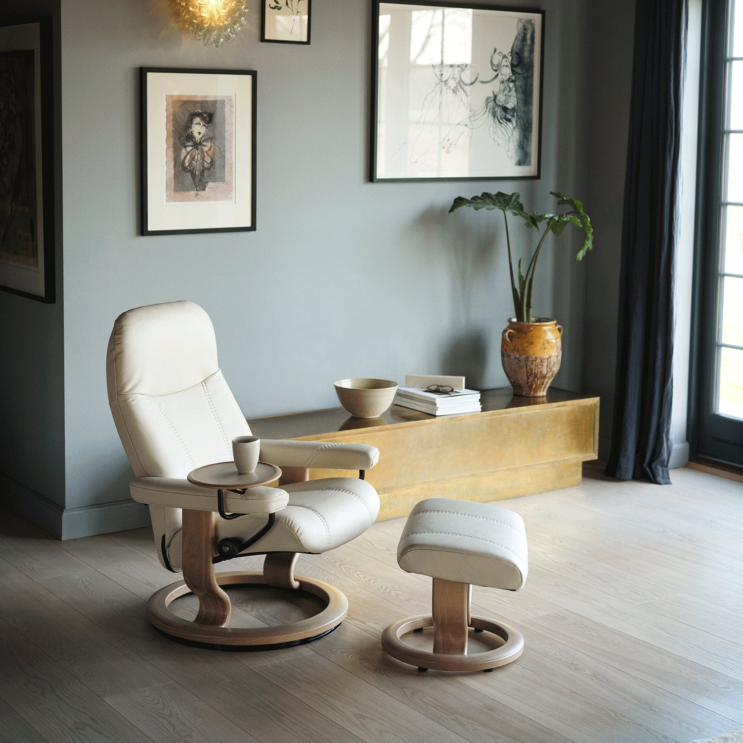 Medium Consul and Footstool with Classic Base in Batick Cream and Oak Wood