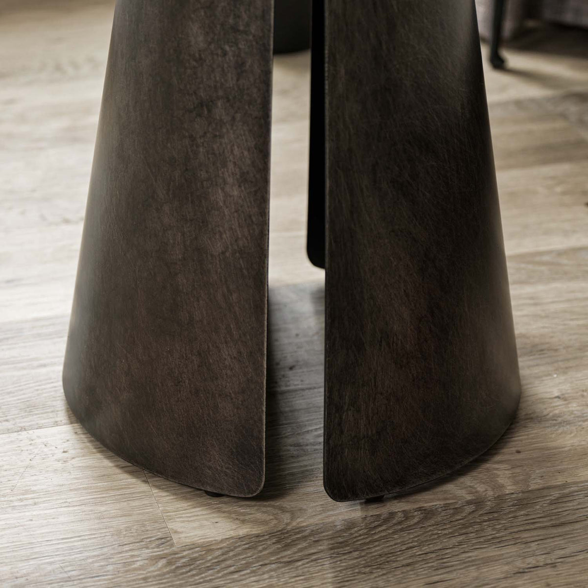 Madjeston Lamp Table