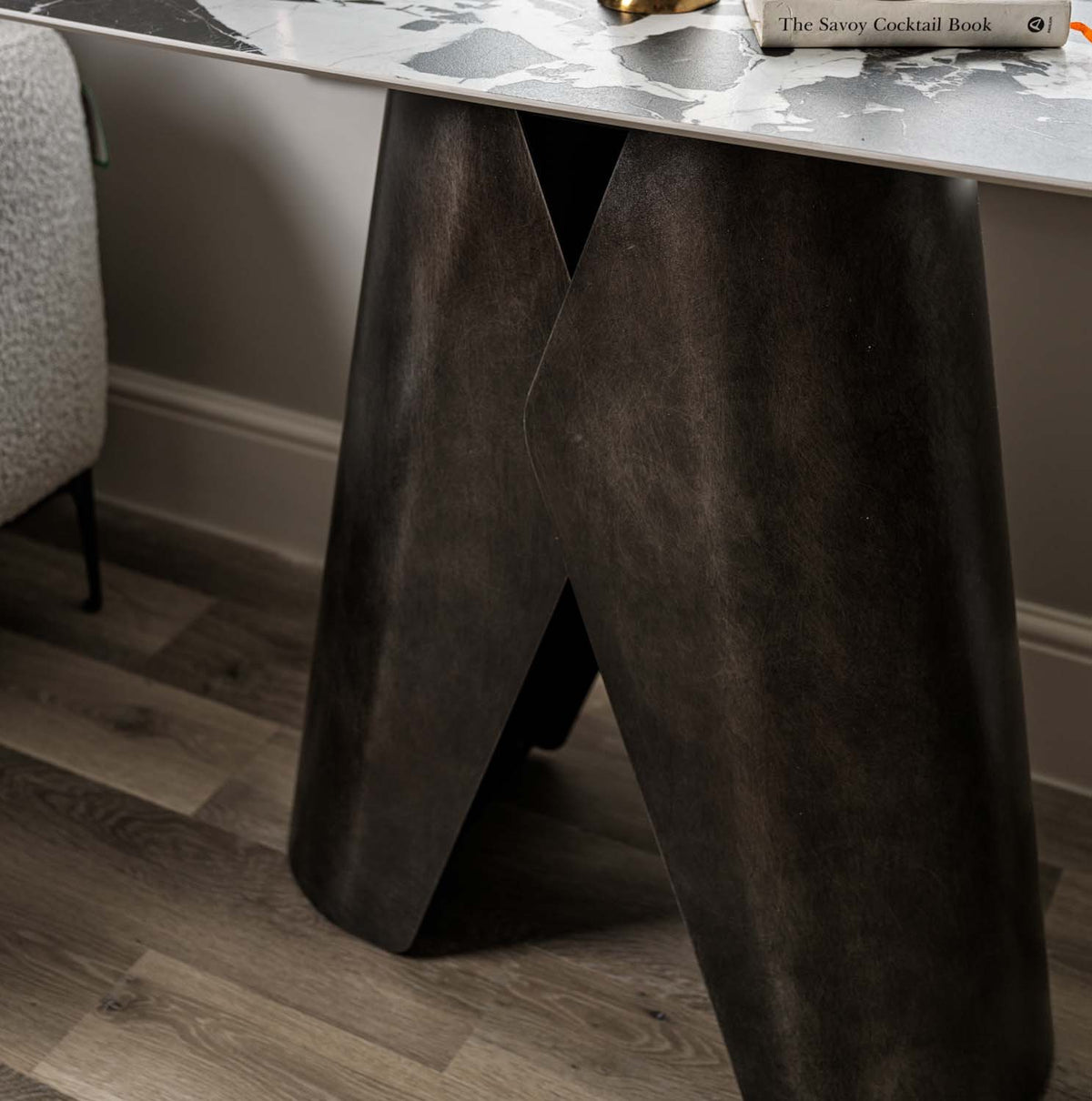 Madjeston Console Table