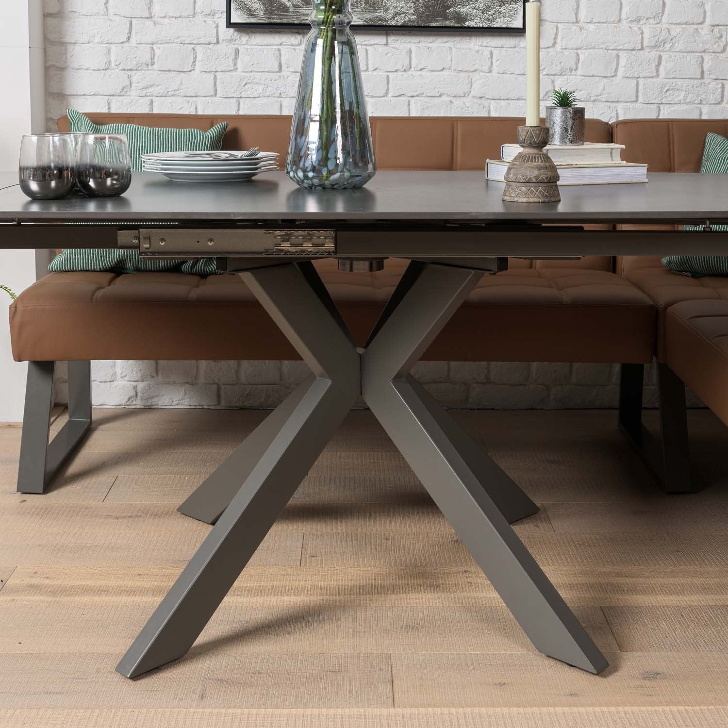 Saturn Motion Table 130-190cm in Dark Grey