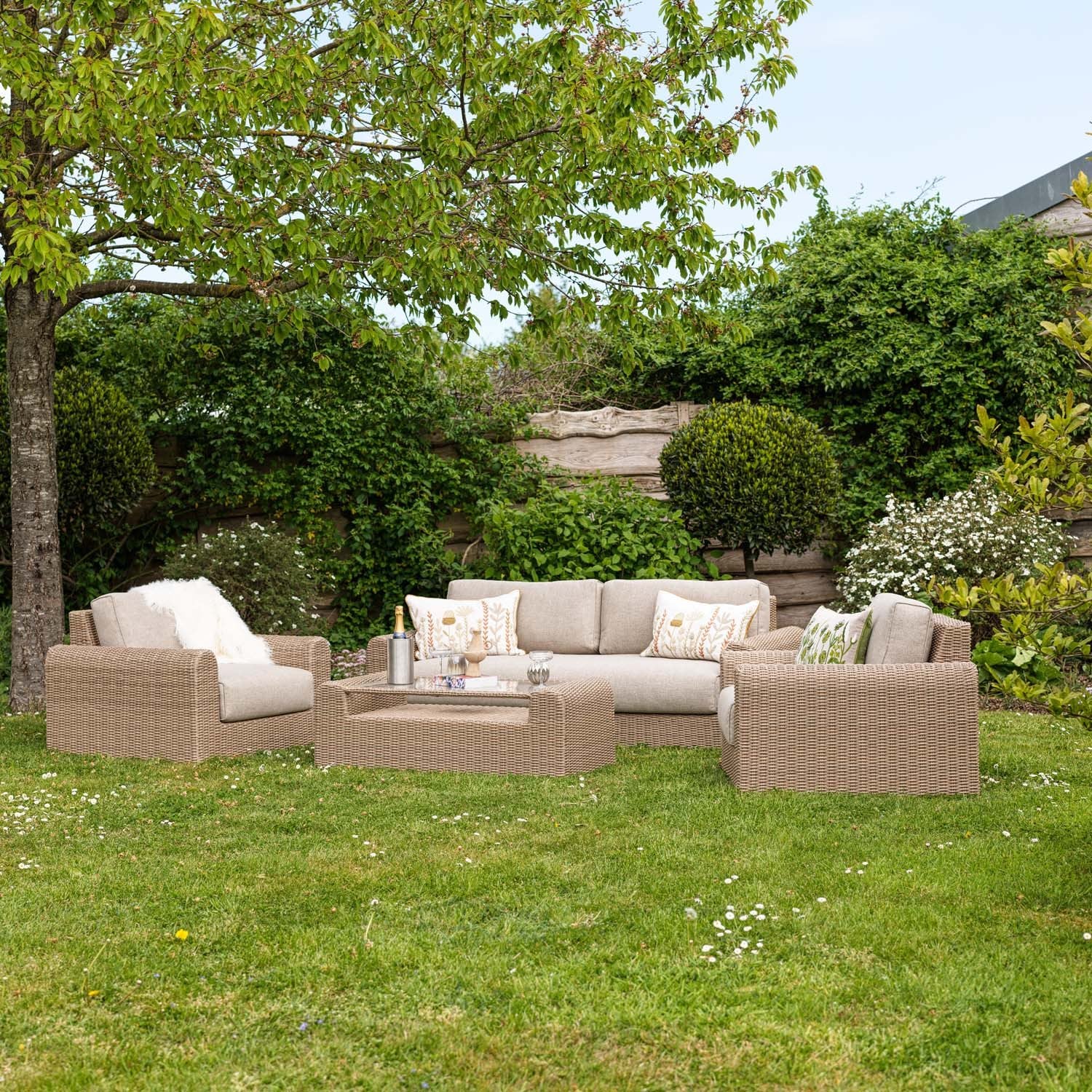 Valencia Garden Lounge Set