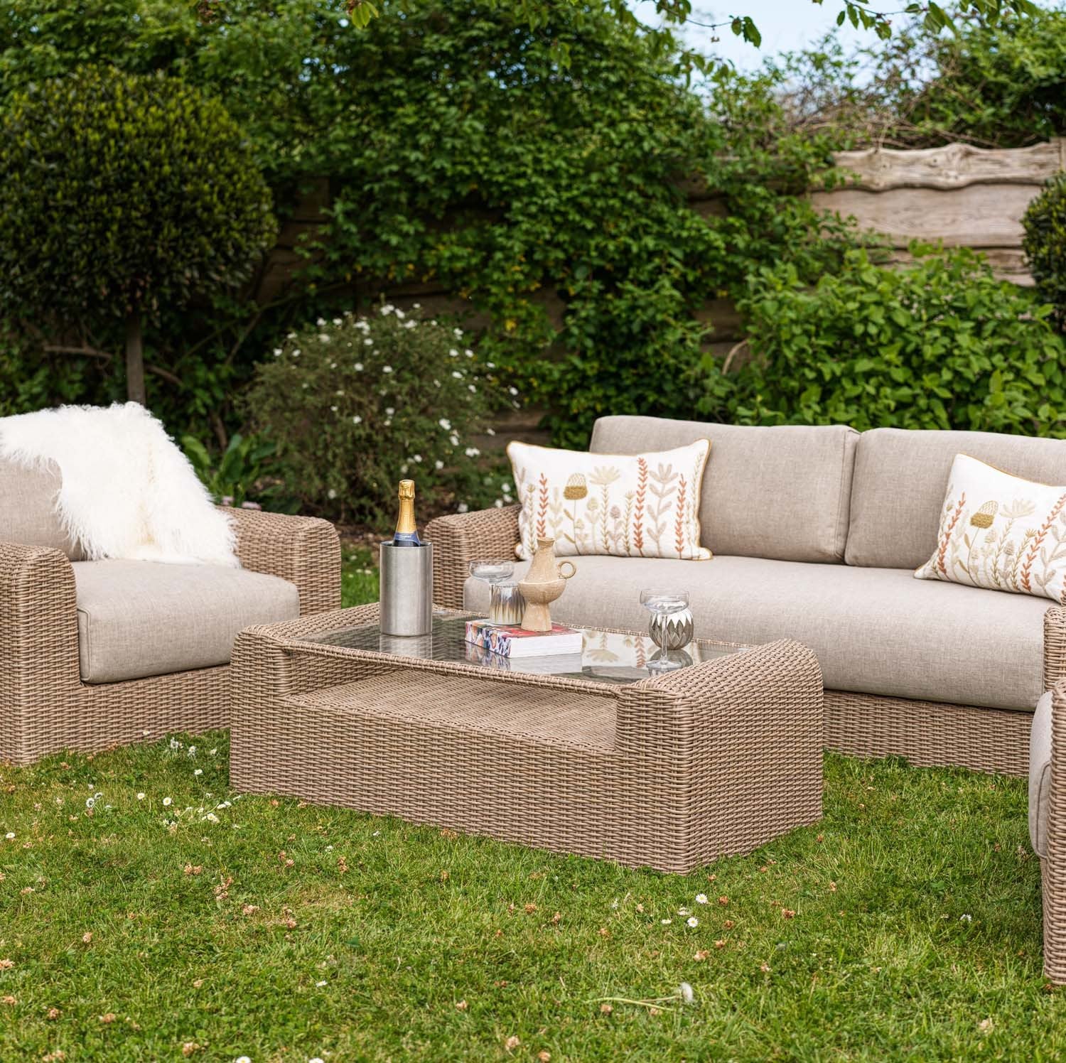 Valencia Garden Lounge Set