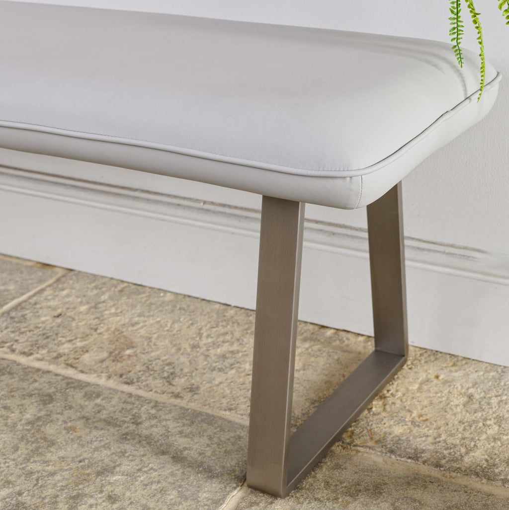 Neptune Flat Bench 137cm