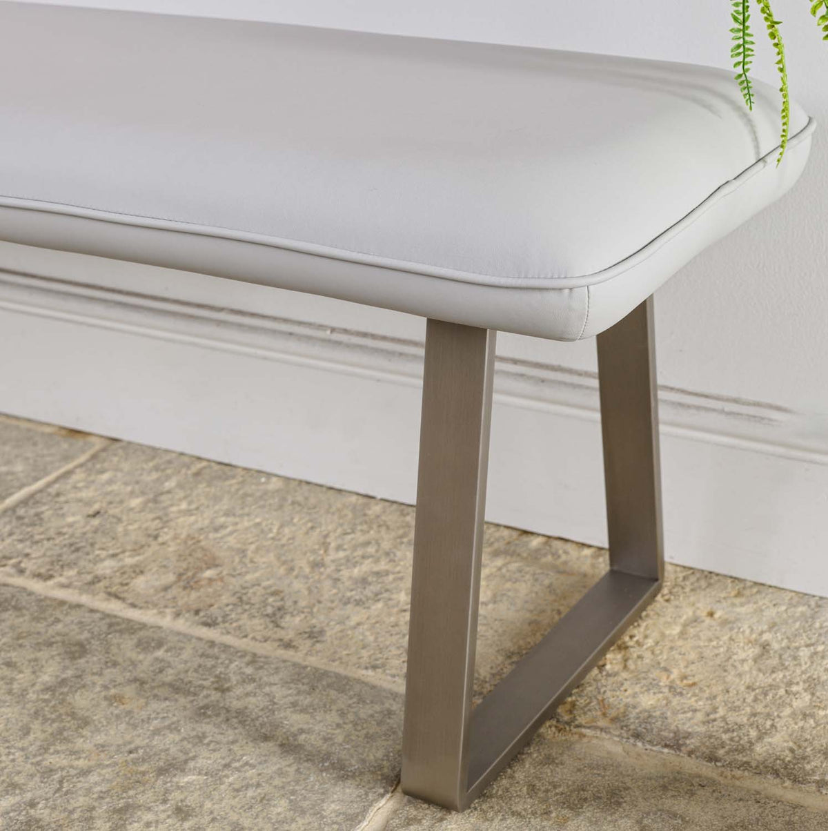 Neptune Flat Bench 137cm
