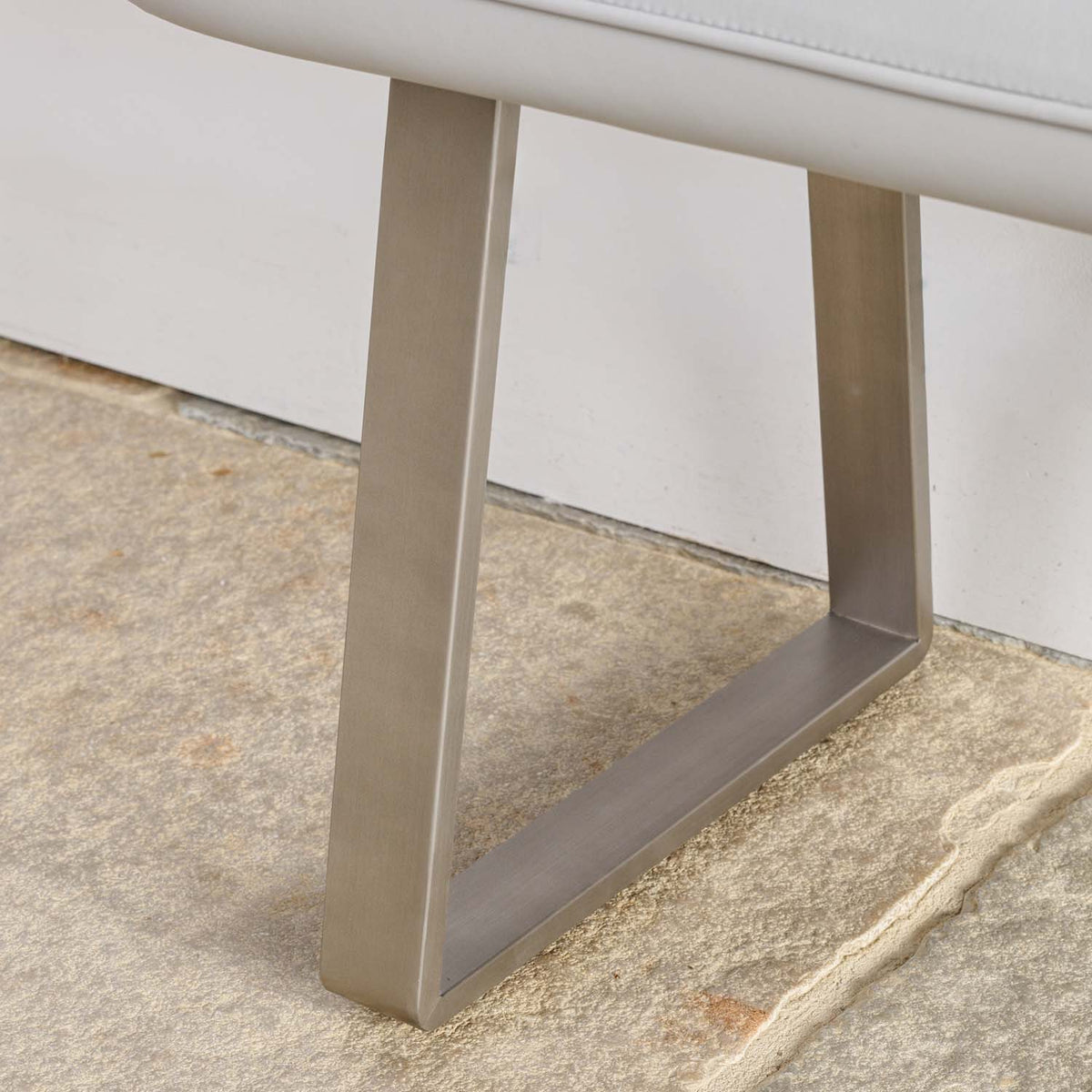 Neptune Flat Bench 137cm