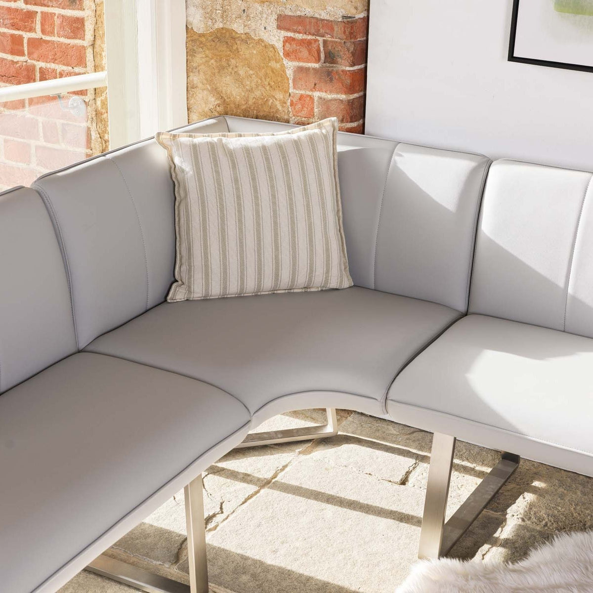 Neptune Corner Bench RHF