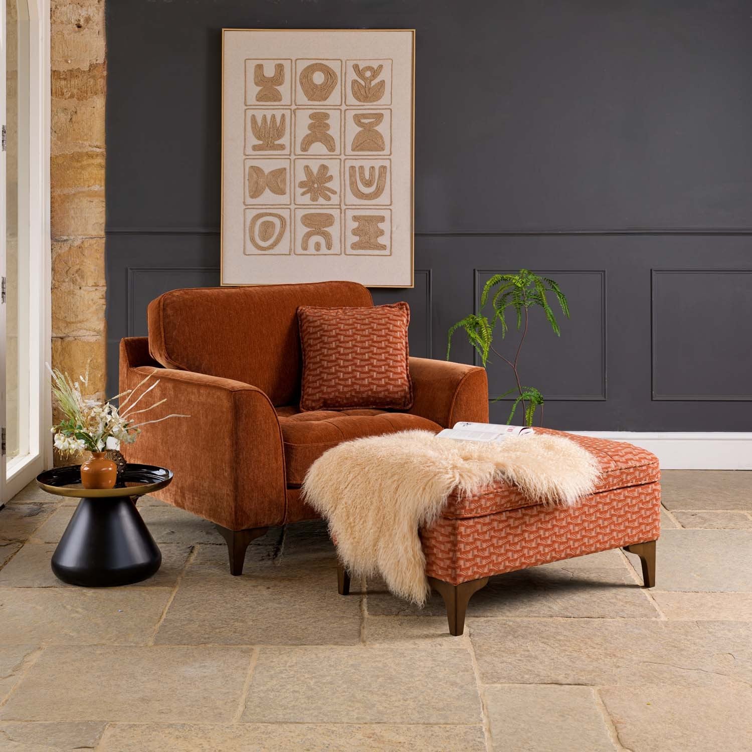 Hartpury Armchair in Rust