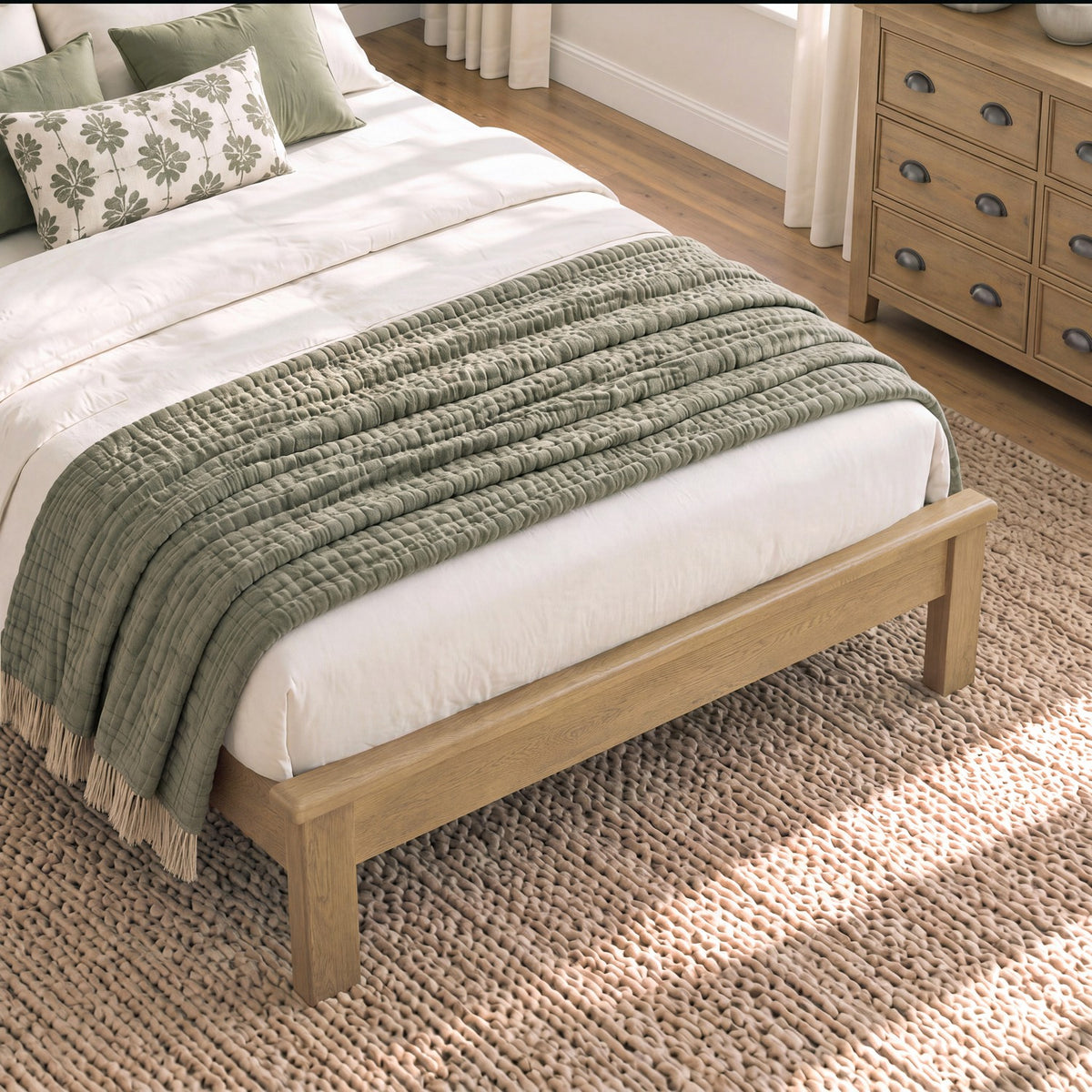 Bridport 4'6 Double Bedstead