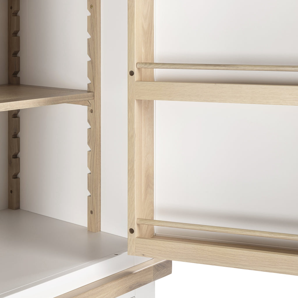 Bibury Single Larder in Painted / Oak