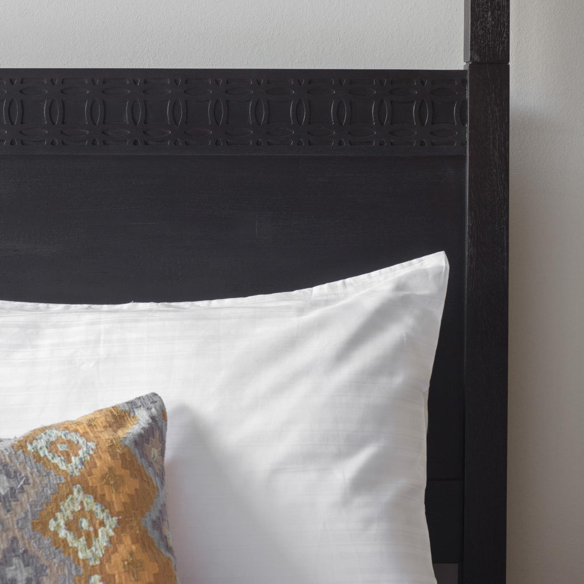 Boho Boutique 4 Poster 6' Bed