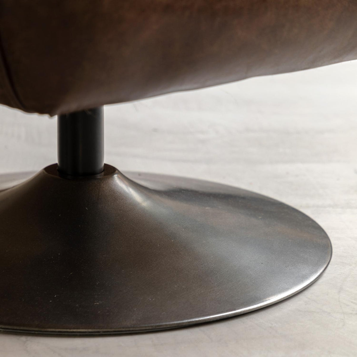 Bristol Swivel Chair Brown Leather