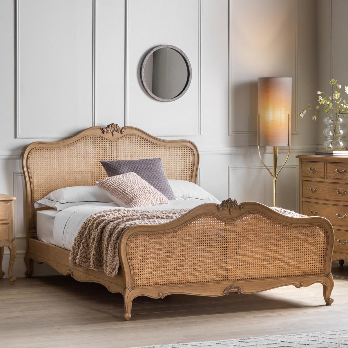 Chic 5' Cane Bed Weathered