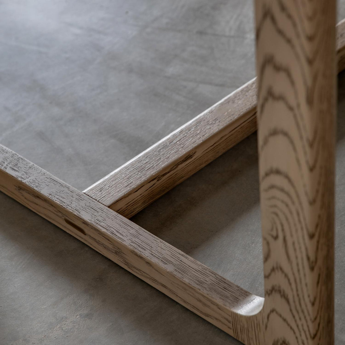Craft Extending Dining Table Smoked