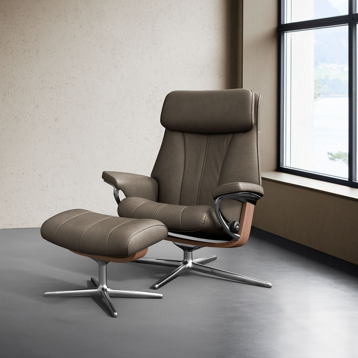 Stressless Paul Recliner Cross Base & Footstool