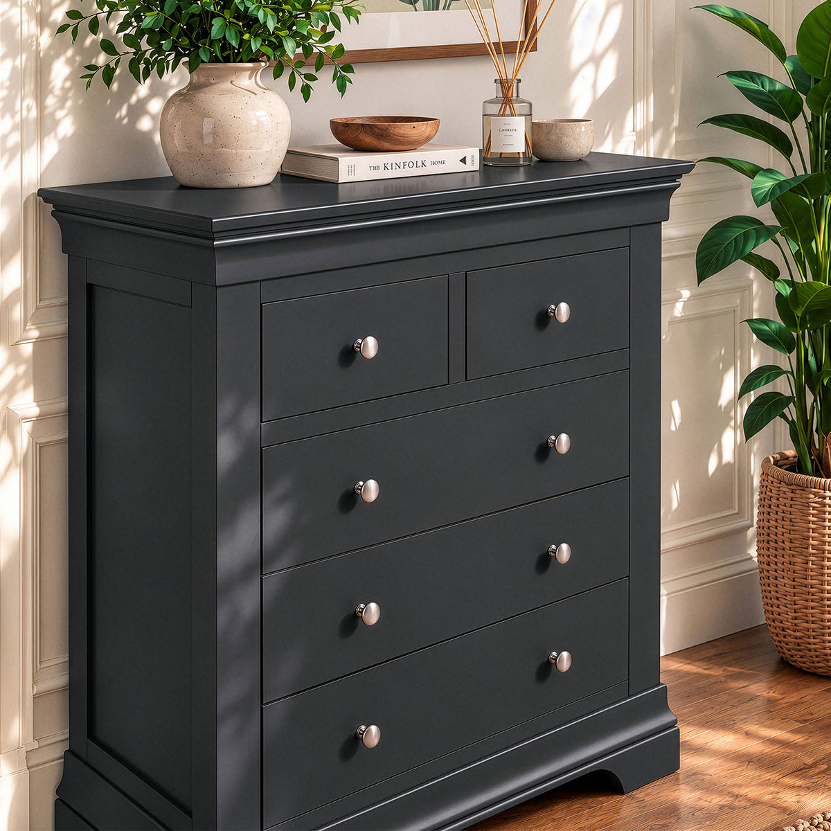 Provence 2 over 3 chest in Black