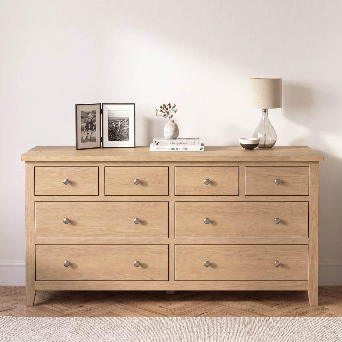 Chest of Drawers with 8 Drawers in oak finish