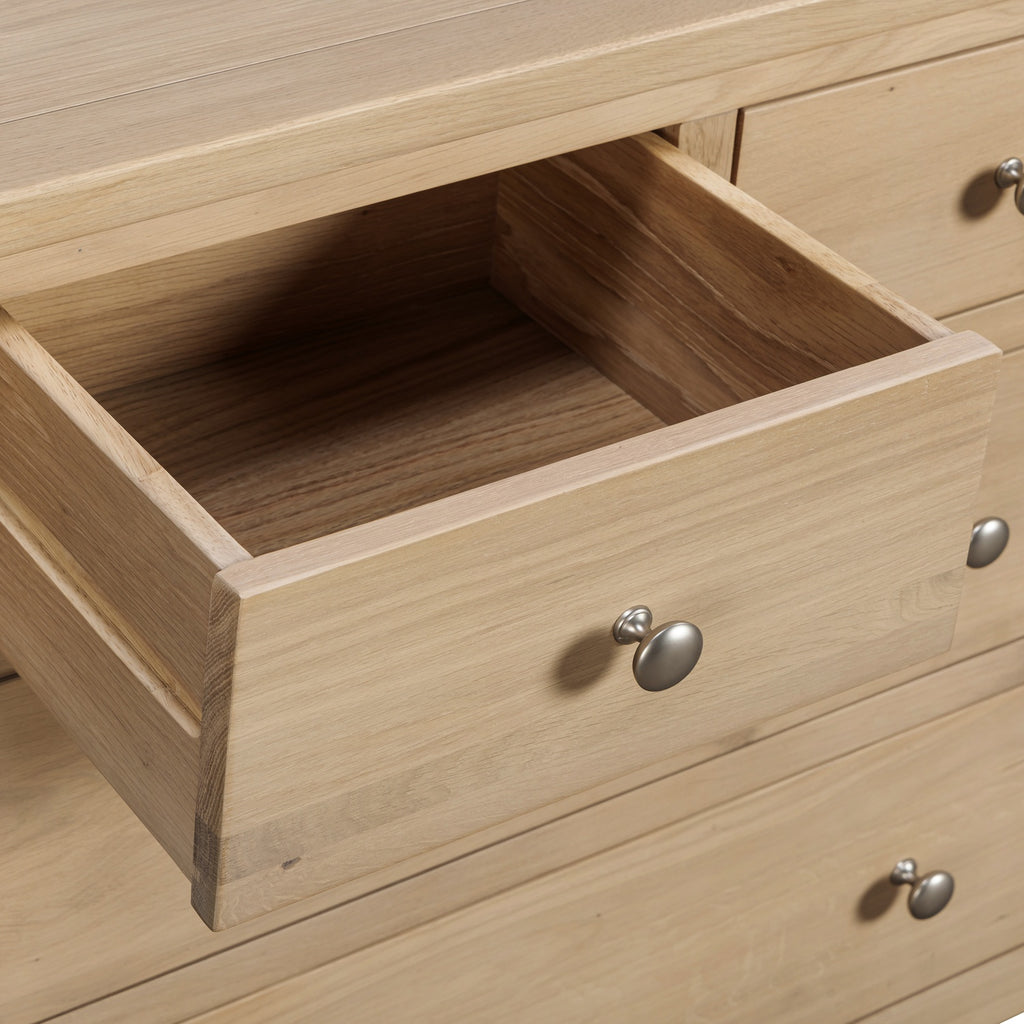 Tetbury 8 Drawer Wide Chest in Natural Oak