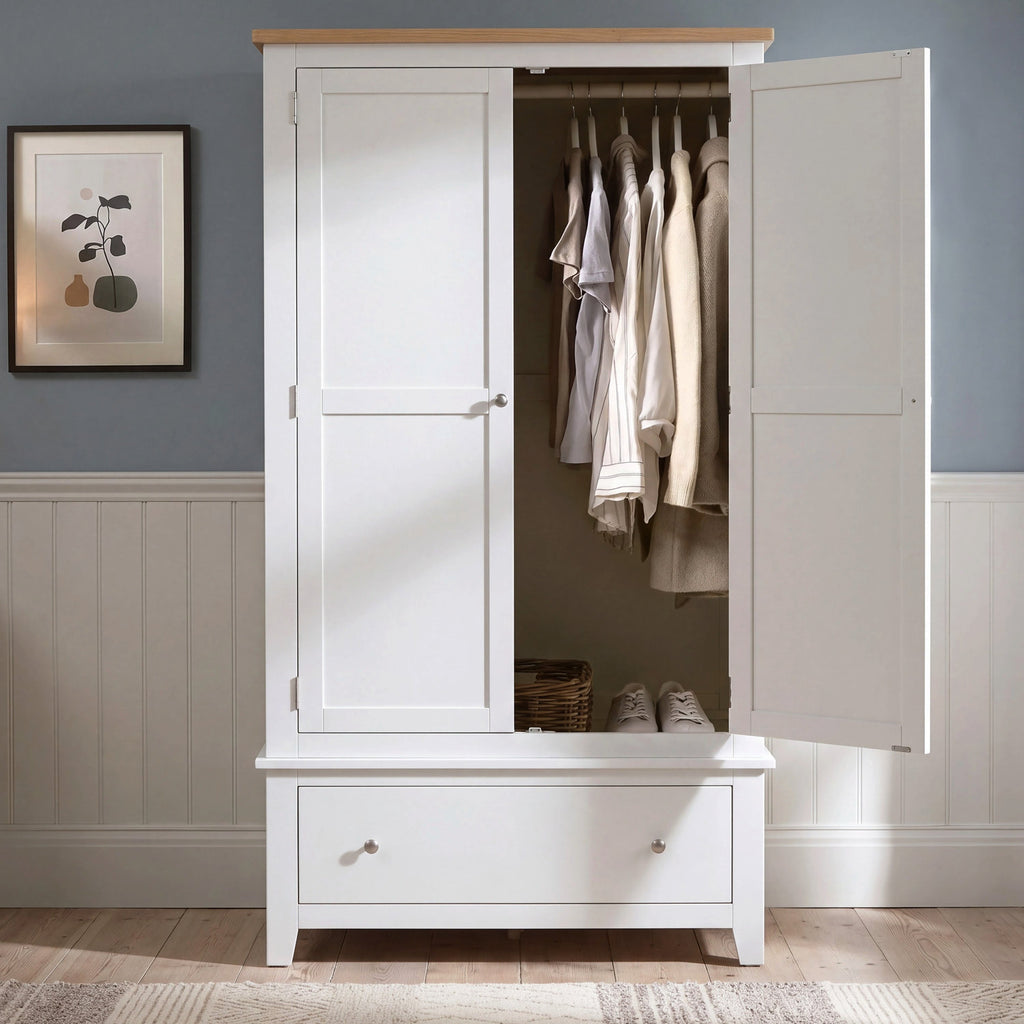 Double wardrobe in painted finish
