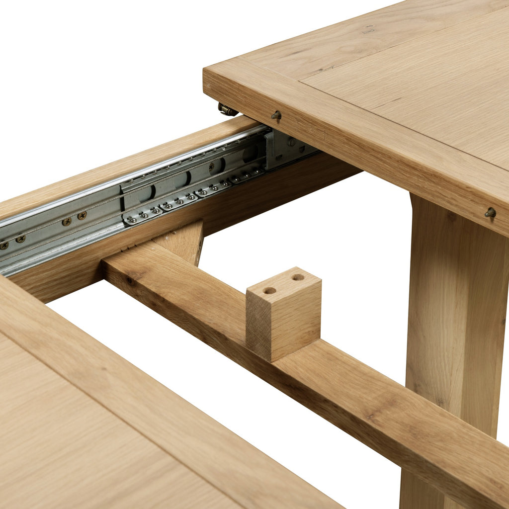 Tetbury Medium Extending Dining Table in Natural Oak