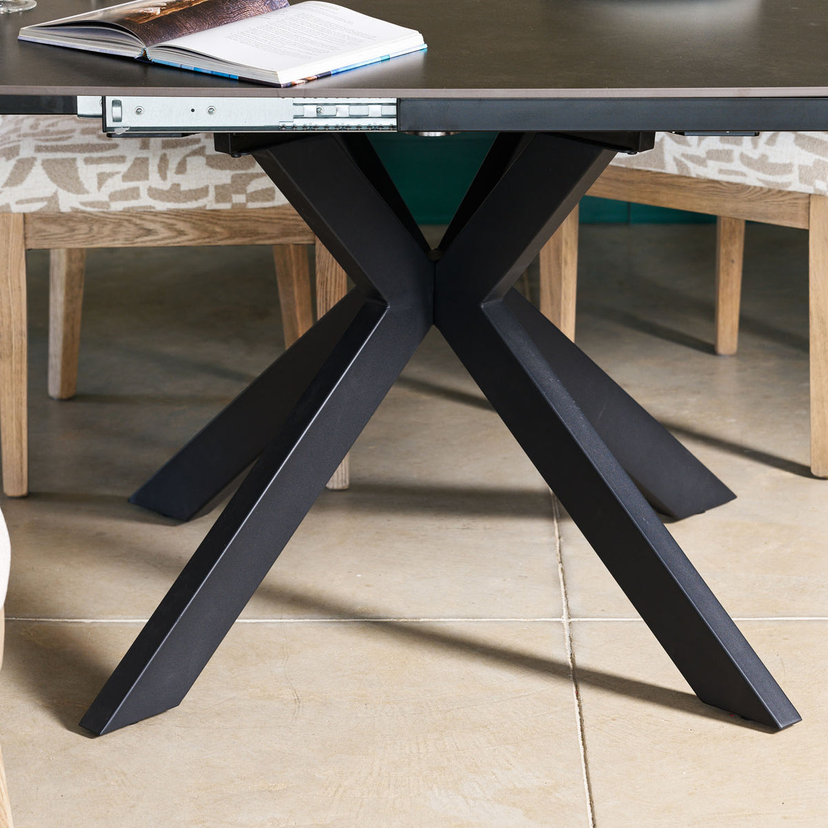 Venus Motion Table 130-190cm in Dark Grey