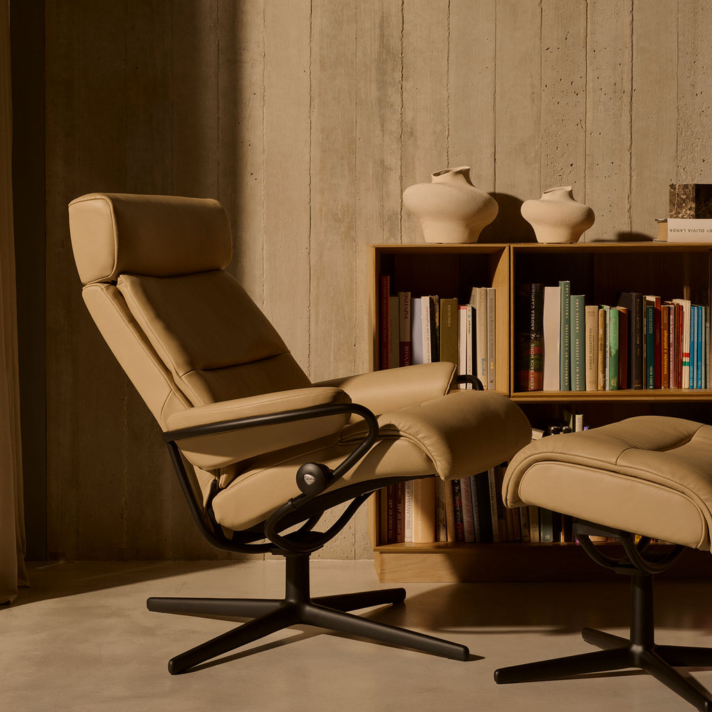 Stressless Toyko Recliner Adjustable Headrest Star Base & Footstool