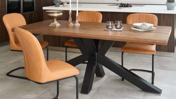 7 Ways to Match Your Dining Room Furniture with Your Flooring