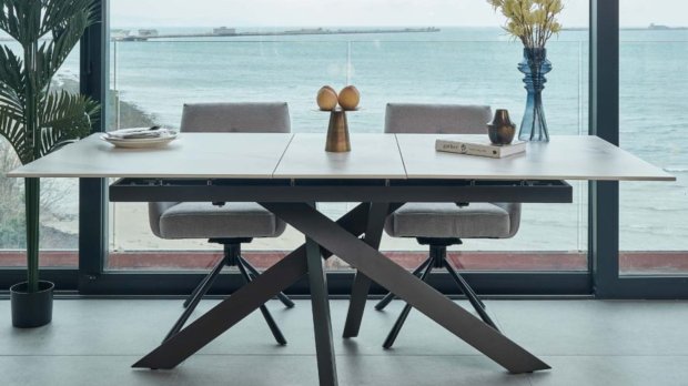 The ever-extending world of extendable dining tables