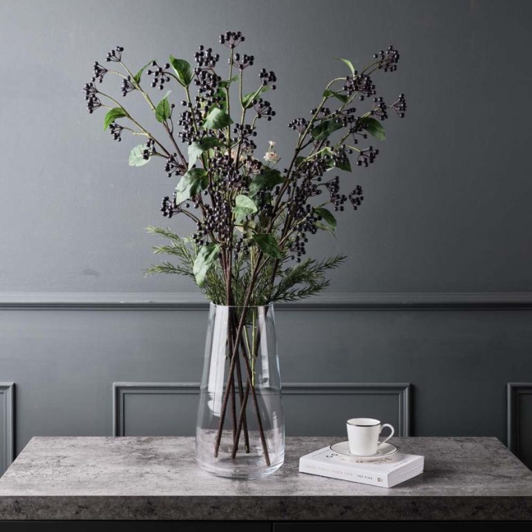 Taps Glass Vase Glass vase with artificial flowers