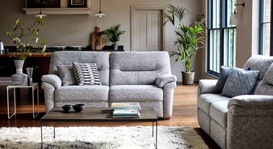 With clean, straight lines, Seattle offers contemporary elegance to any space with crisp tailoring and sleek arm details. Full and sumptuous cushions deliver a deep and comfortable sit while the pad over chaise style recliner seats offer superb comfort.
