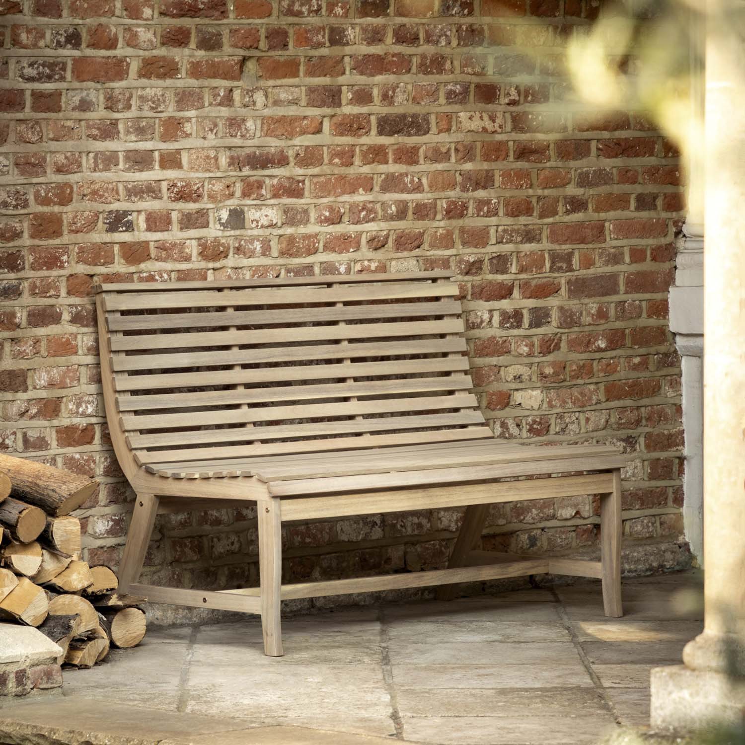 Lucena Bench