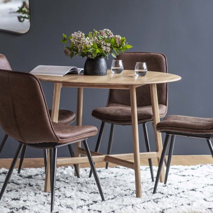 Madison Round Dining Table in Oak