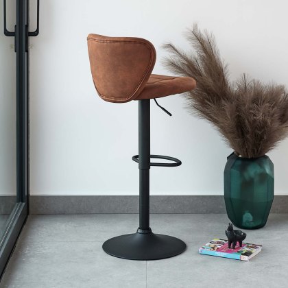 Curve Bar Stool in Tan