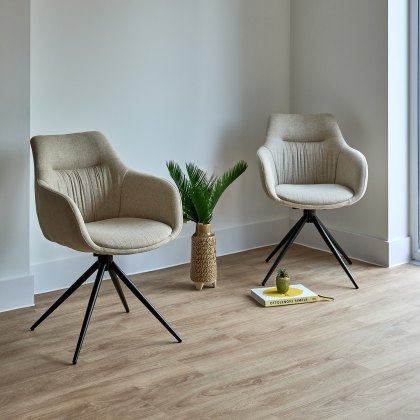 Detroit Natural Carver Dining Chair (Set of 2)