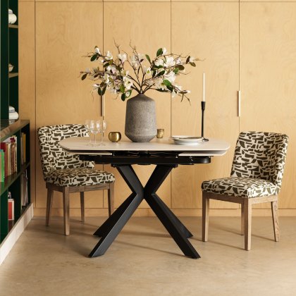 Venus Motion Table 130-190cm in White Venus Motion Table 130-190cm in White