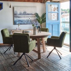 Hampton Round Dining Table with 4 Parma Chairs in Dark Green Hampton Round Dining Table with 4 Parma Chairs in Dark Green