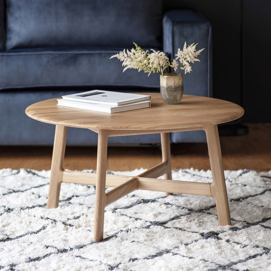 Woods Madison Round Coffee Table in Oak