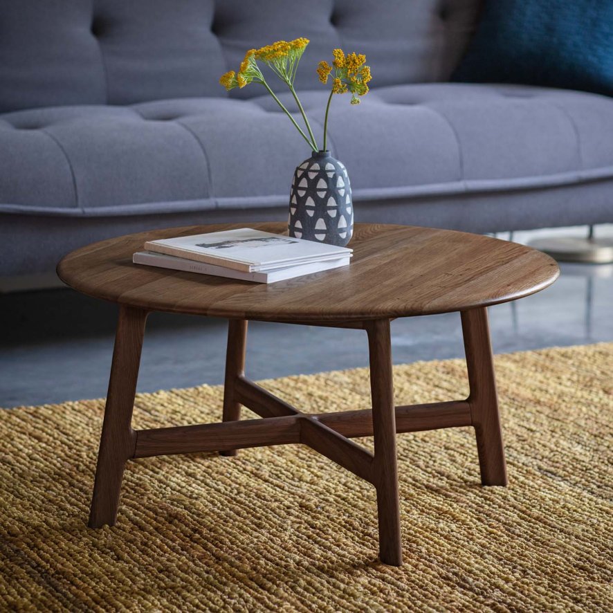 Woods Madison Round Coffee Table in Walnut