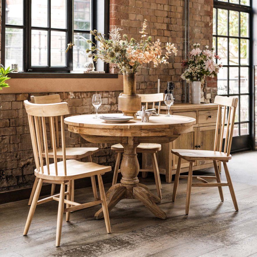 Woods Canterbury Round Dining Table