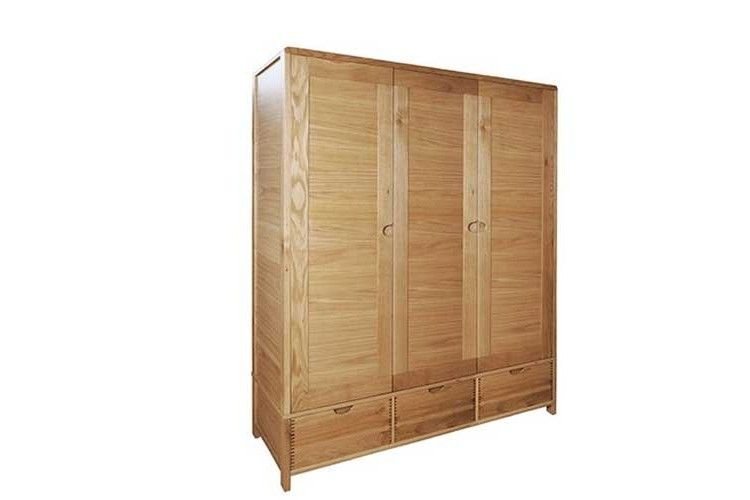Ercol 1366 Bosco 3 Door Wardrobe
