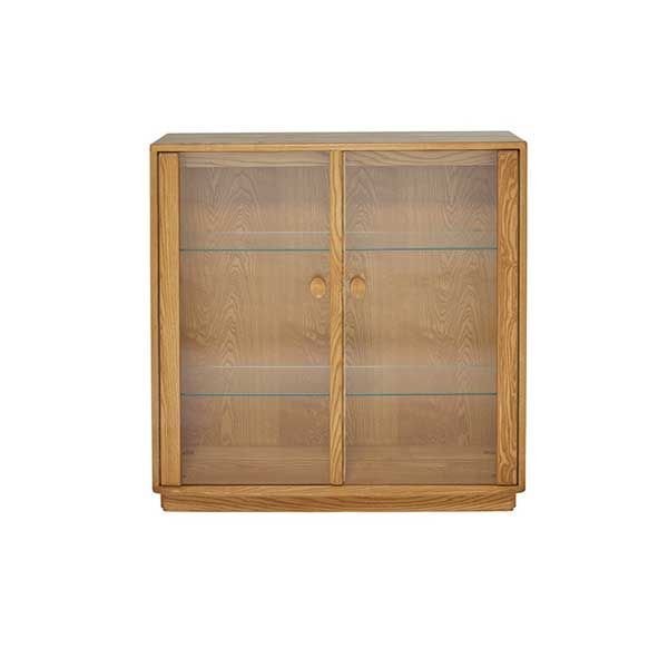 Short clearance display cabinet