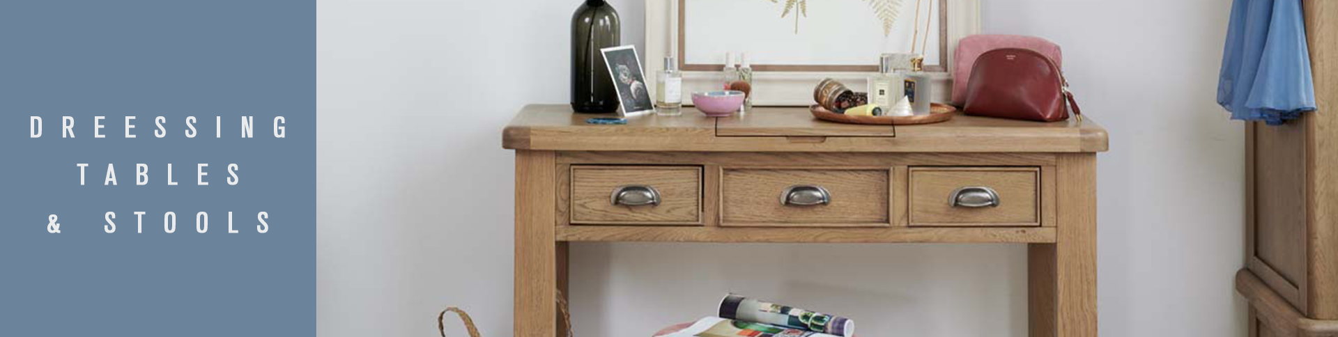 Dressing tables and stools 