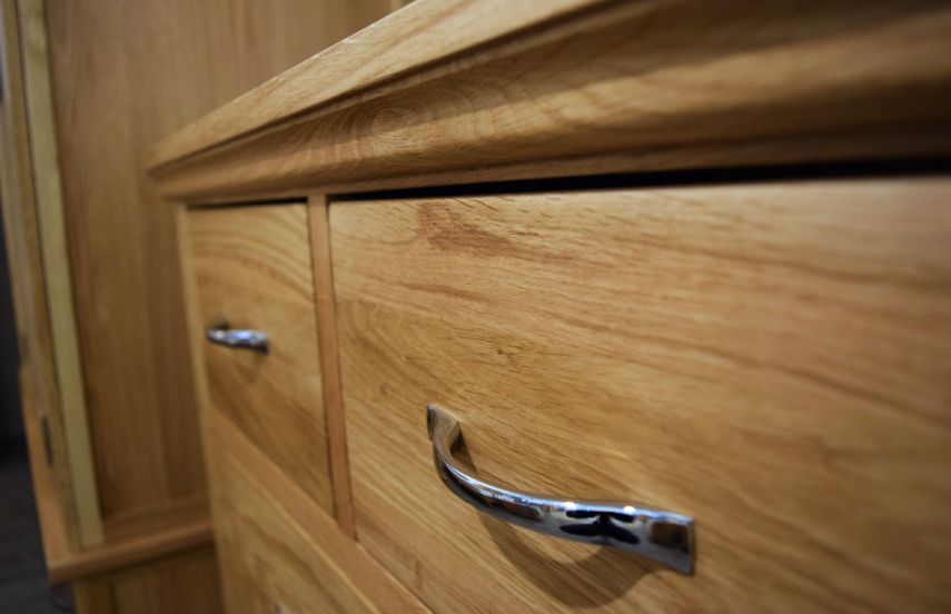 Sienna modern oak chest of drawers